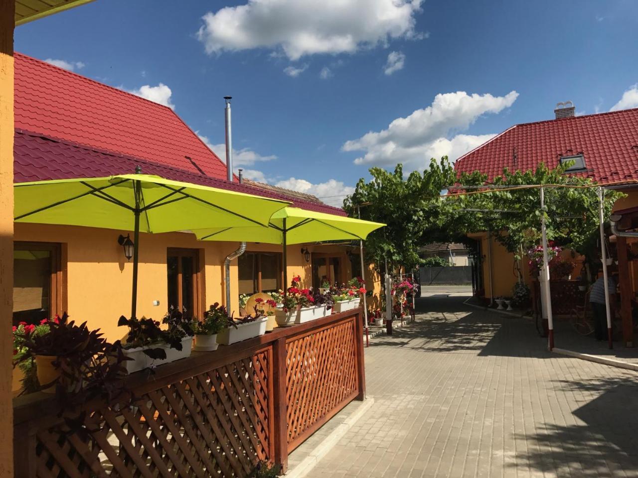 Villa Eden Delux Yanoshi Zewnętrze zdjęcie